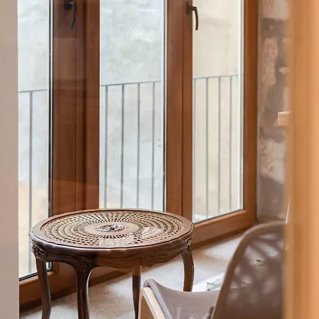 Liiiving In - Oasis Retreat Apartment *