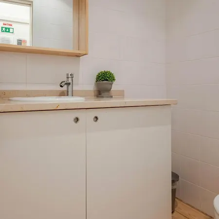 Liiiving In - Oasis Retreat Oporto