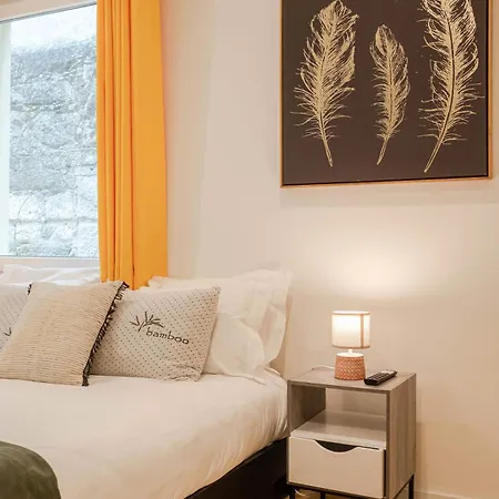 Liiiving In - Oasis Retreat